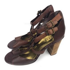 Ralph Lauren | T-strap Leather Open Toe Sandals